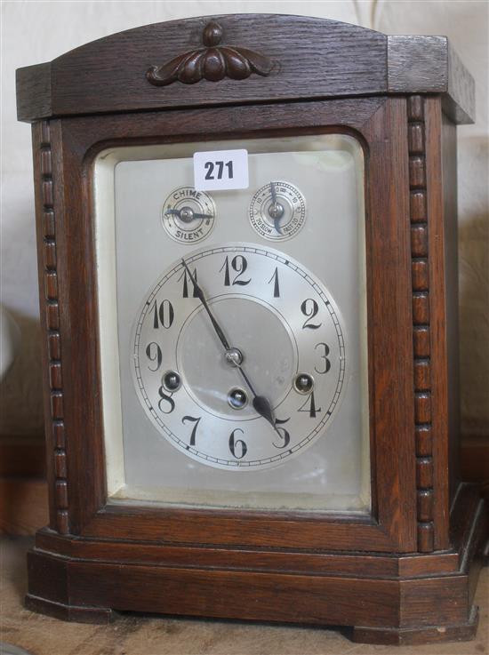 Westminster chime mantel clock(-)